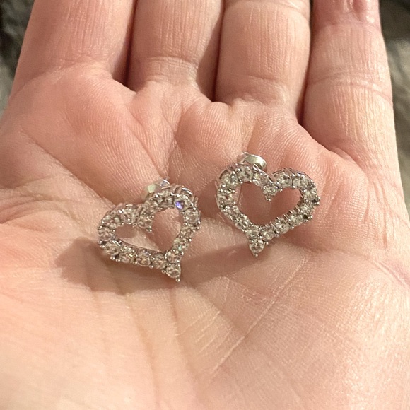 The Dazzle Heart 925 Silver White Sapphire earrings - Picture 6 of 13